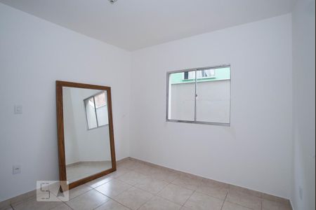 Quarto 1 de casa para alugar com 2 quartos, 53m² em Sinimbu, Belo Horizonte