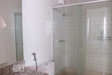 Banheiro de kitnet/studio para alugar com 1 quarto, 27m² em Setor de Grandes Áreas Norte 906, Brasília