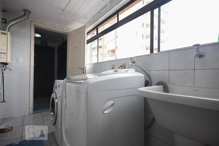 Apartamento à venda com 142m², 4 quartos e 4 vagas Apartamento à venda com 142m², 4 quartos e 4 vagasÁrea de Serviço