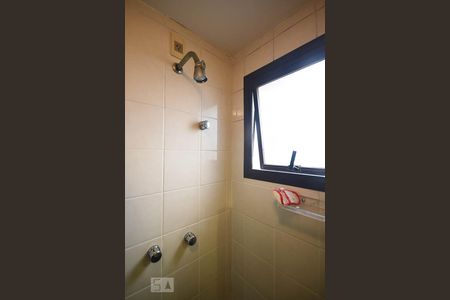 Apartamento à venda com 142m², 4 quartos e 4 vagas Apartamento à venda com 142m², 4 quartos e 4 vagasDetalhe do Banheiro Suíte 1