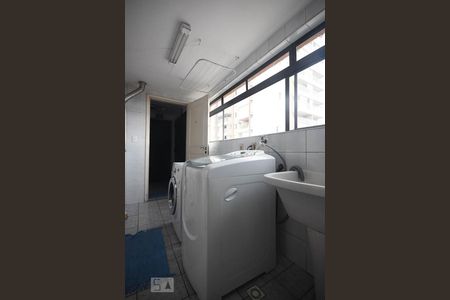 Apartamento à venda com 142m², 4 quartos e 4 vagas Apartamento à venda com 142m², 4 quartos e 4 vagasÁrea de Serviço