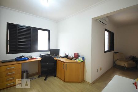 Apartamento à venda com 142m², 4 quartos e 4 vagas Apartamento à venda com 142m², 4 quartos e 4 vagasSuíte 2