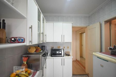 Apartamento à venda com 142m², 4 quartos e 4 vagas Apartamento à venda com 142m², 4 quartos e 4 vagasCozinha