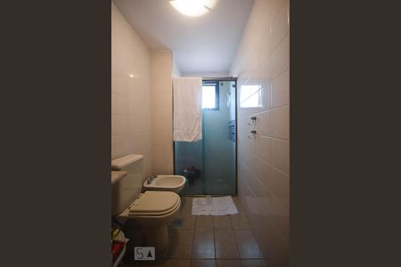 Apartamento à venda com 142m², 4 quartos e 4 vagas Apartamento à venda com 142m², 4 quartos e 4 vagasBanheiro 1 Suíte 2