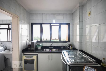 Apartamento à venda com 142m², 4 quartos e 4 vagas Apartamento à venda com 142m², 4 quartos e 4 vagasCozinha