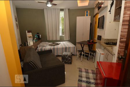 Quarto de kitnet/studio para alugar com 1 quarto, 25m² em Centro, Rio de Janeiro