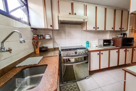 Cozinha de apartamento à venda com 4 quartos, 138m² em Vila Romana, São Paulo