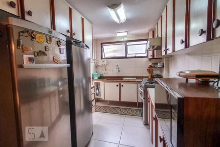 Cozinha de apartamento à venda com 4 quartos, 138m² em Vila Romana, São Paulo