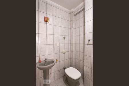 Banheiro de apartamento para alugar com 1 quarto, 30m² em Centro Histórico, Porto Alegre