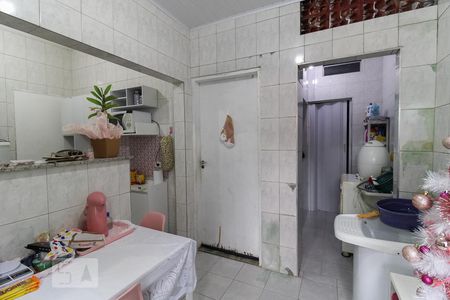 Sala de casa à venda com 4 quartos, 230m² em Vila Santo Estefano, São Paulo