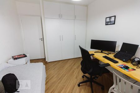 Quarto 01 de apartamento para alugar com 2 quartos, 80m² em Vila Hamburguesa, São Paulo