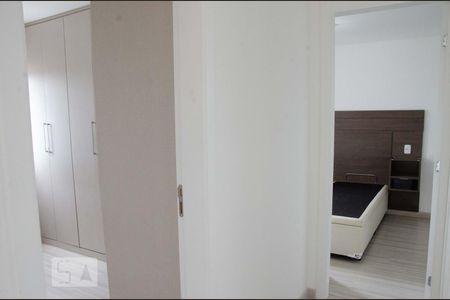 Corredor para os quartos de apartamento para alugar com 2 quartos, 48m² em Jardim Modelo, São Paulo