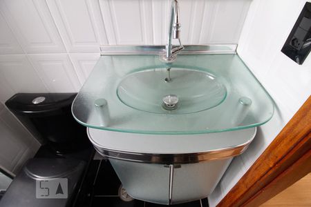 Apartamento à venda com 47m², 2 quartos e 1 vaga Apartamento à venda com 47m², 2 quartos e 1 vagaDetalhe banheiro