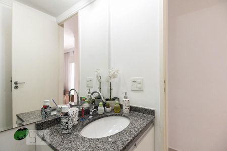 Banheiro  de apartamento para alugar com 3 quartos, 61m² em Vila Ema, São Paulo