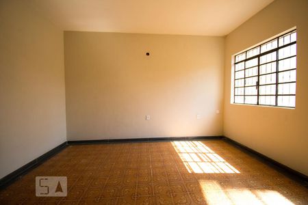 Sala de casa para alugar com 2 quartos, 70m² em Jardim Vergueiro, São Paulo