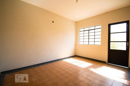 Sala de casa para alugar com 2 quartos, 70m² em Jardim Vergueiro, São Paulo