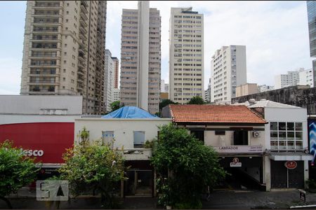 Vista de apartamento à venda com 2 quartos, 130m² em Cerqueira César, São Paulo