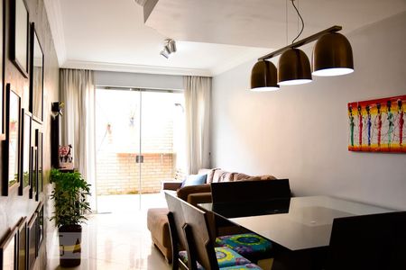 Casa de condomínio à venda com 94m², 3 quartos e 1 vagaSala Vista Ampla e Janela Varanda