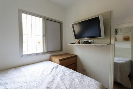 Quarto 1 de apartamento à venda com 2 quartos, 55m² em Jardim das Palmas, São Paulo