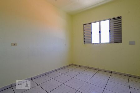 Quarto 1 de casa para alugar com 2 quartos, 75m² em Vila Iorio, São Paulo