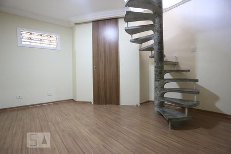 Sala de casa para alugar com 2 quartos, 75m² em Km 18, Osasco