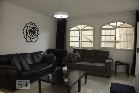 Sala de casa à venda com 3 quartos, 160m² em Pechincha, Rio de Janeiro