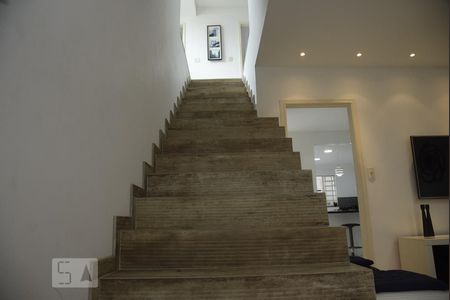 Escada de casa à venda com 3 quartos, 160m² em Pechincha, Rio de Janeiro