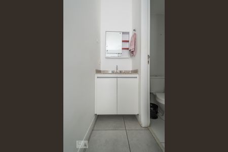 Banheiro de apartamento para alugar com 1 quarto, 35m² em Brooklin, São Paulo
