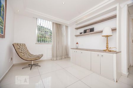 Sala de apartamento para alugar com 2 quartos, 70m² em Santa Rosa, Niterói