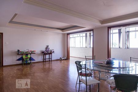 Sala Para Dois Ambientes de apartamento para alugar com 4 quartos, 270m² em Barro Preto, Belo Horizonte