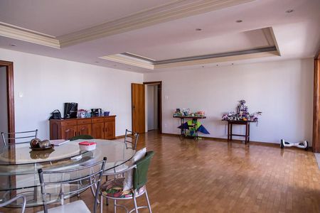 Sala Para Dois Ambientes de apartamento para alugar com 4 quartos, 270m² em Barro Preto, Belo Horizonte