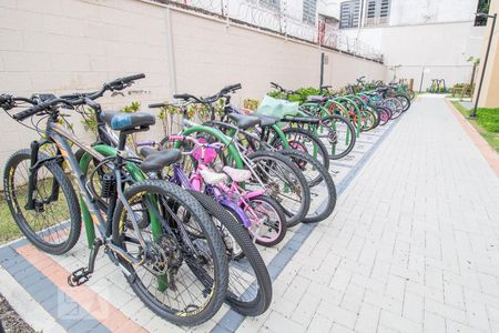 Bicicletário de apartamento para alugar com 2 quartos, 40m² em Bom Retiro, São Paulo