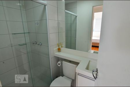 Banheiro de apartamento para alugar com 2 quartos, 40m² em Bom Retiro, São Paulo