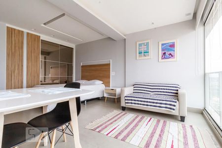 Sala / Quarto de kitnet/studio à venda com 1 quarto, 38m² em Brooklin Paulista, São Paulo