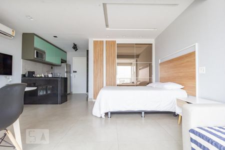 Sala / Quarto de kitnet/studio à venda com 1 quarto, 38m² em Brooklin Paulista, São Paulo