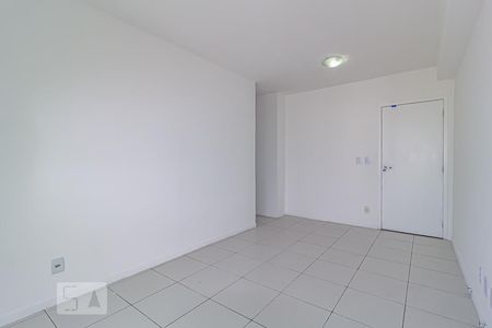 Sala de apartamento para alugar com 2 quartos, 63m² em Jacarepaguá, Rio de Janeiro