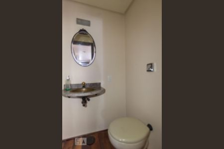 Lavabo de apartamento para alugar com 3 quartos, 142m² em Petrópolis, Porto Alegre