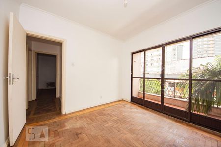 Quarto 1 de apartamento para alugar com 3 quartos, 80m² em Moinhos de Vento, Porto Alegre