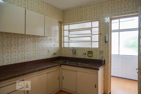 Cozinha de apartamento para alugar com 2 quartos, 70m² em Vila Romana, São Paulo