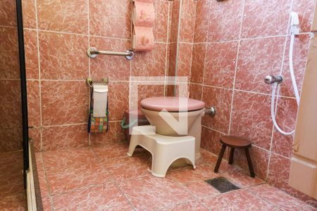 Casa à venda com 500m², 8 quartos e 4 vagas Casa à venda com 500m², 8 quartos e 4 vagasBanheiro do 2º Pavimento