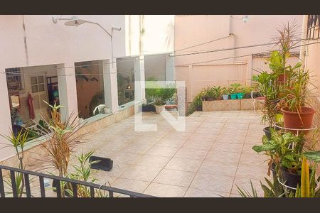 Casa à venda com 500m², 8 quartos e 4 vagas Casa à venda com 500m², 8 quartos e 4 vagasQuintal