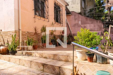 Casa à venda com 500m², 8 quartos e 4 vagas Casa à venda com 500m², 8 quartos e 4 vagasQuintal