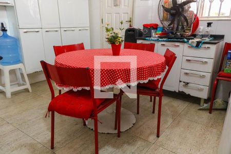 Casa à venda com 500m², 8 quartos e 4 vagas Casa à venda com 500m², 8 quartos e 4 vagasCozinha no 1º Pavimento