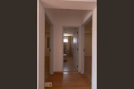 Corredor de apartamento para alugar com 2 quartos, 64m² em Vila Gomes Cardim, São Paulo