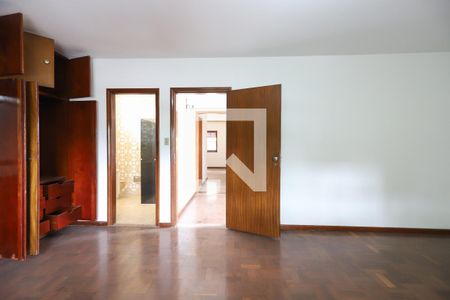 Casa para alugar com 288m², 3 quartos e 4 vagas Casa para alugar com 288m², 3 quartos e 4 vagasSuíte 1