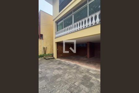 Casa para alugar com 288m², 3 quartos e 4 vagas Casa para alugar com 288m², 3 quartos e 4 vagasGaragem