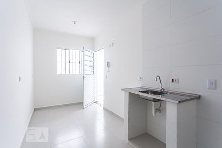 Cozinha de apartamento para alugar com 1 quarto, 35m² em Jardim Roberto, Osasco