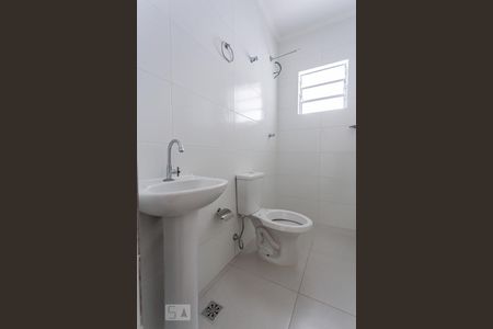 Banheiro de apartamento para alugar com 1 quarto, 35m² em Jardim Roberto, Osasco