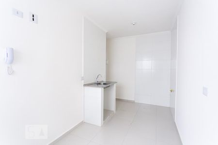 Cozinha de apartamento para alugar com 1 quarto, 35m² em Jardim Roberto, Osasco