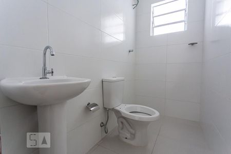 Banheiro de apartamento para alugar com 1 quarto, 35m² em Jardim Roberto, Osasco